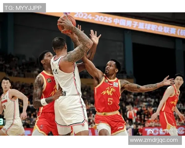 NBA球星跨界挑战:他们在足球场上的英姿与运动魅力 NBA球星跨界挑战:他们在足球场上的英姿与运动魅力